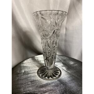 Vintage Crystal Clear Glass Vase with Etched Flower 8 in tall EUC